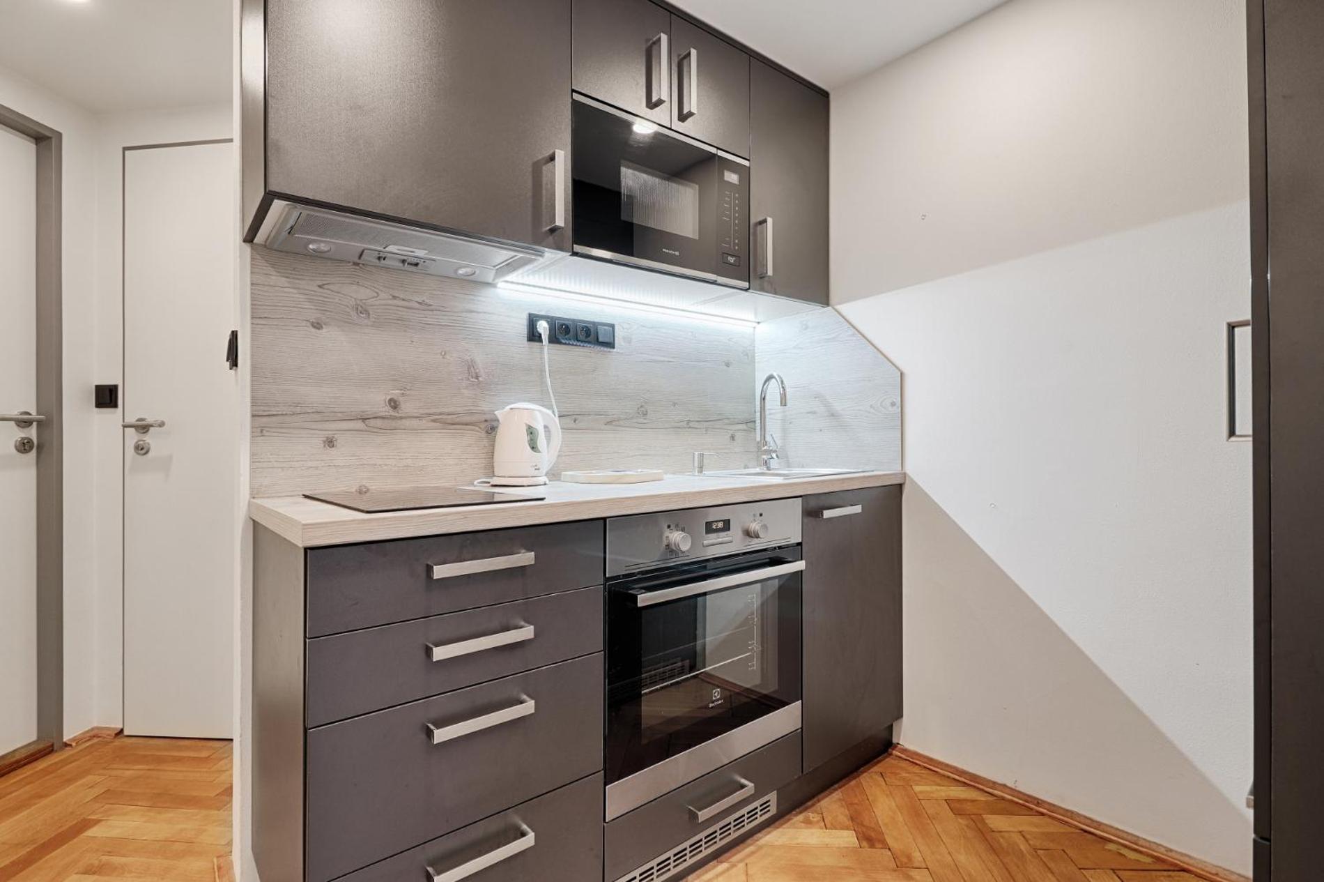 Apartment Awesome *